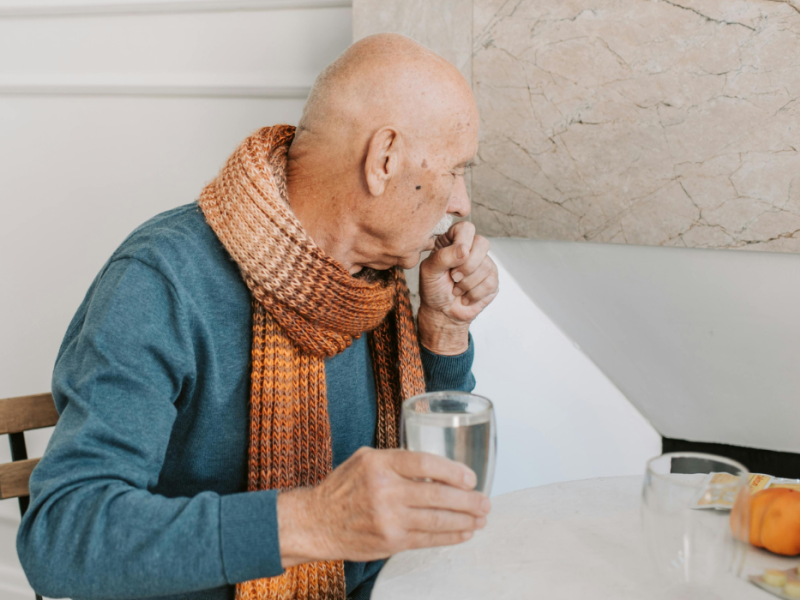 hydratation d'une personne âgée pendant la canicule